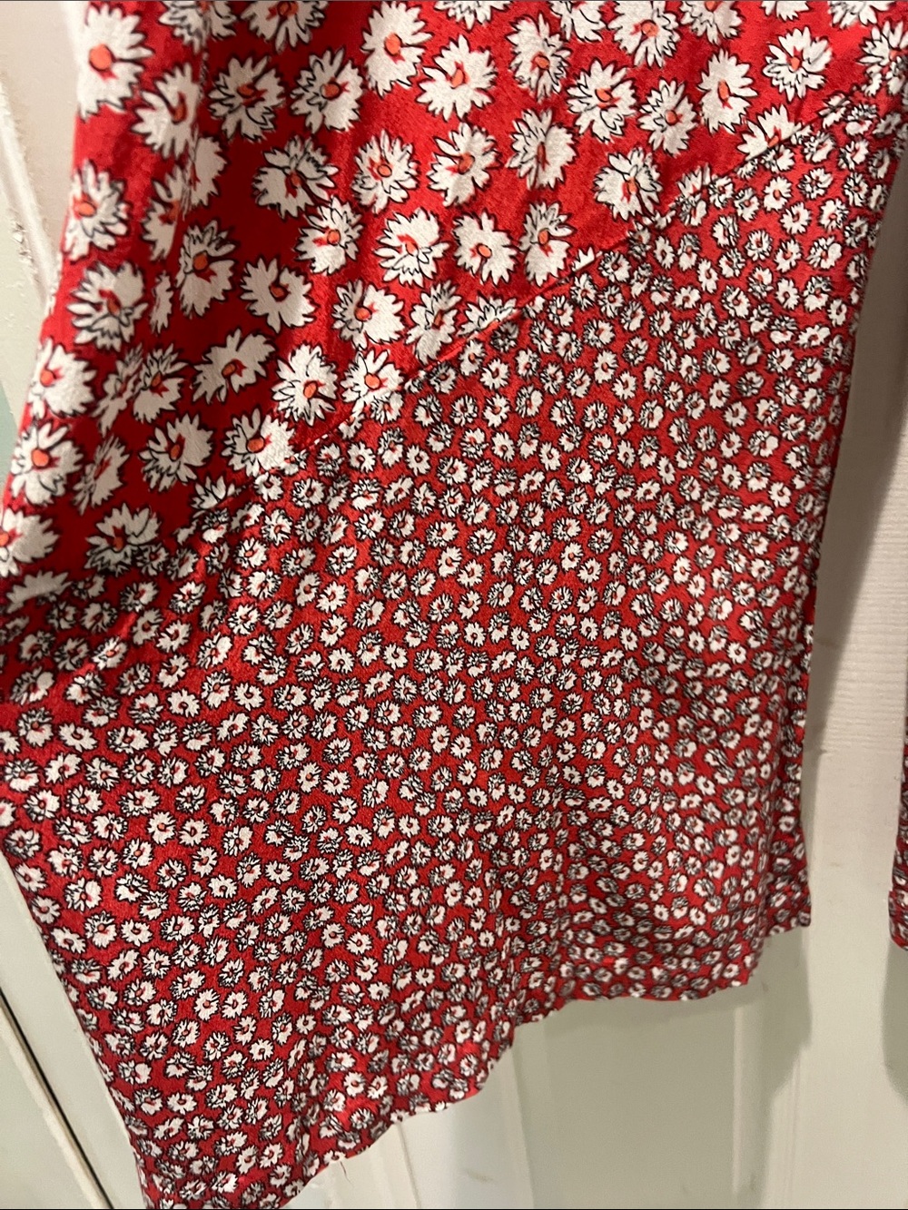 Anthropologie Burnt Coral Floral Flare Pants with White Daisy Motif - Picture 9 of 10